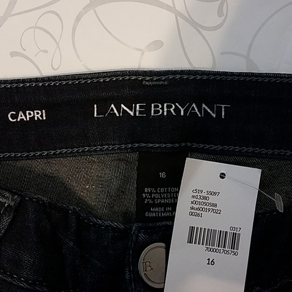 🤩 NWT! Lane Bryant stretch jean capris. - Picture 4 of 6